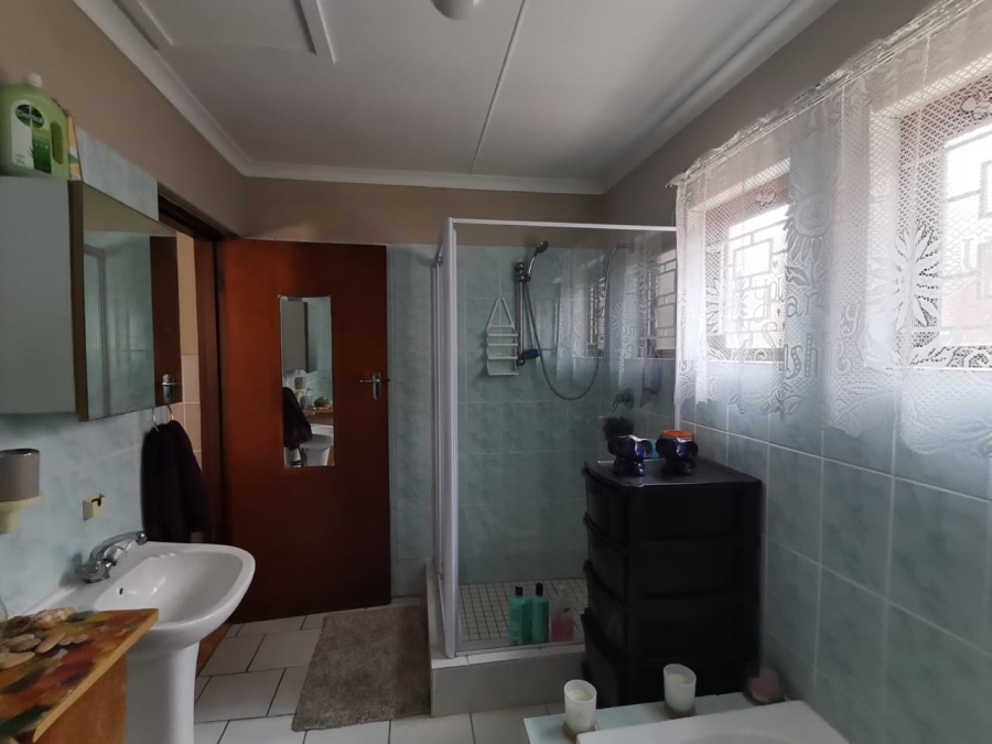 7 Bedroom Property for Sale in Hartenbos Central Western Cape